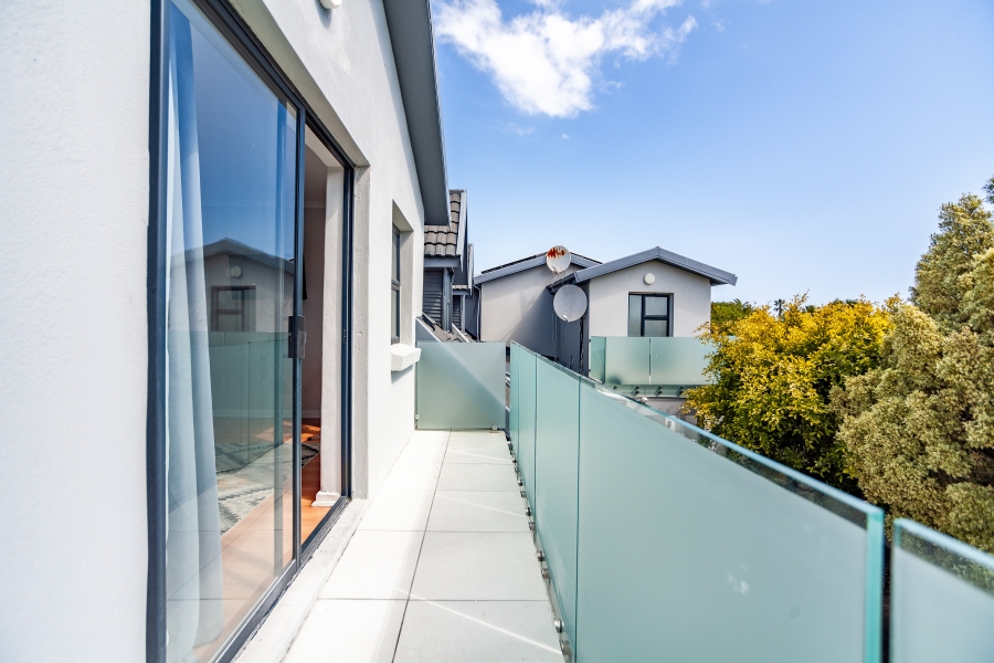 8 Bedroom Property for Sale in Milnerton Ridge Western Cape